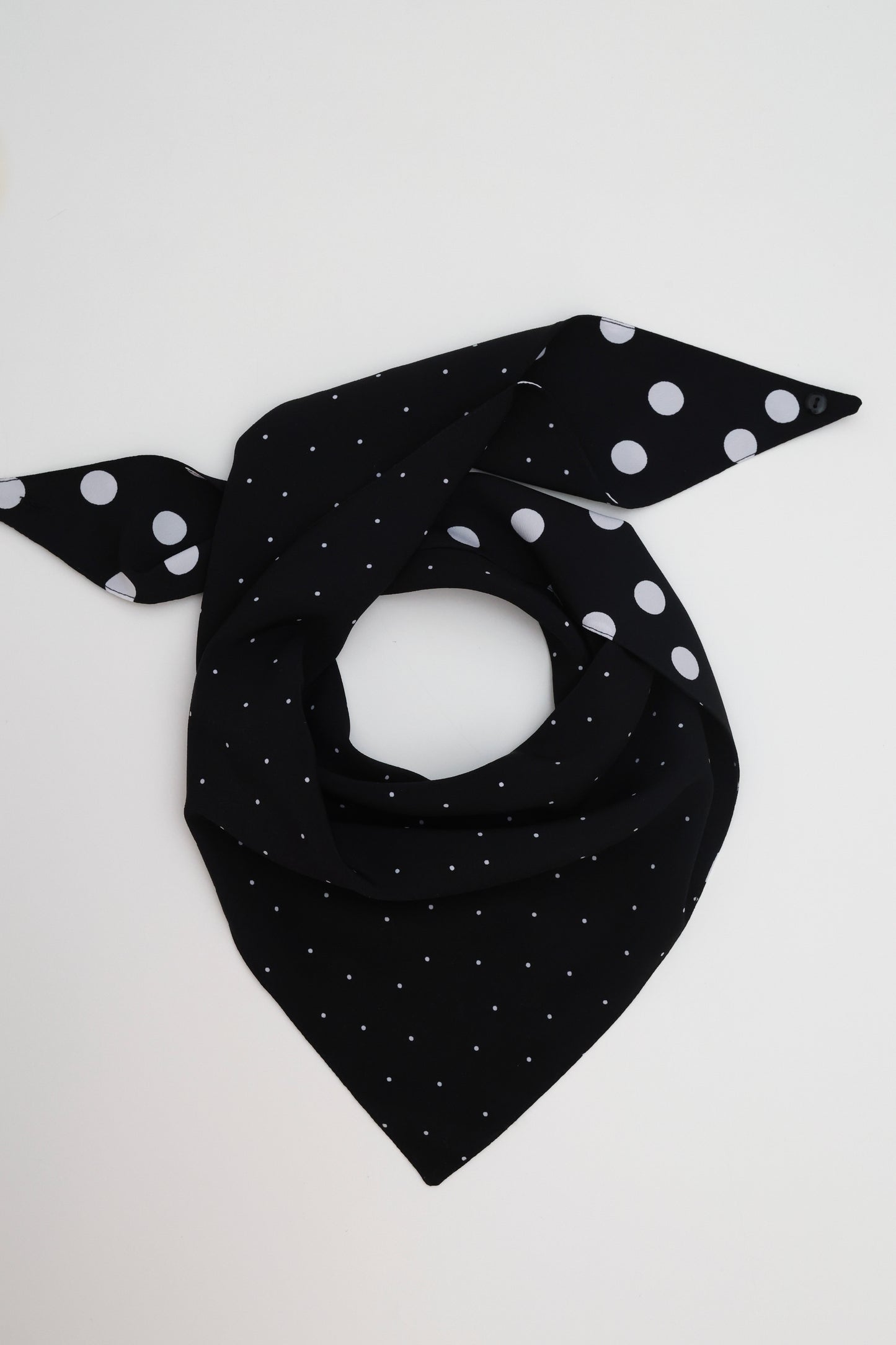 Pañuelo Reverso Negro Dots